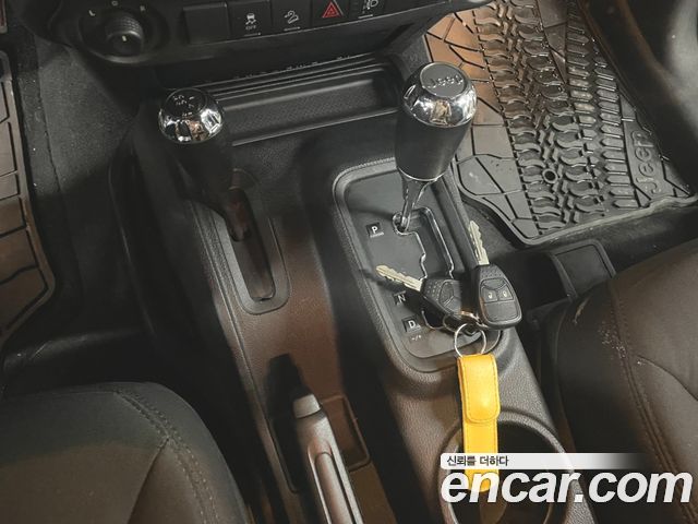 Jeep Wrangler (JK) 3.6 Sport 2Door 2013 — фото 9