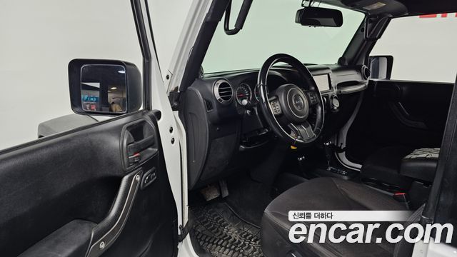 Jeep Wrangler (JK) 3.6 Sport 2Door 2013 — фото 10