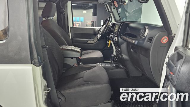 Jeep Wrangler (JK) 3.6 Sport 2Door 2013 — фото 15