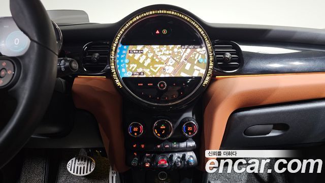 MINI Cooper S 5Door Classic Third Generation 2024 — фото 18