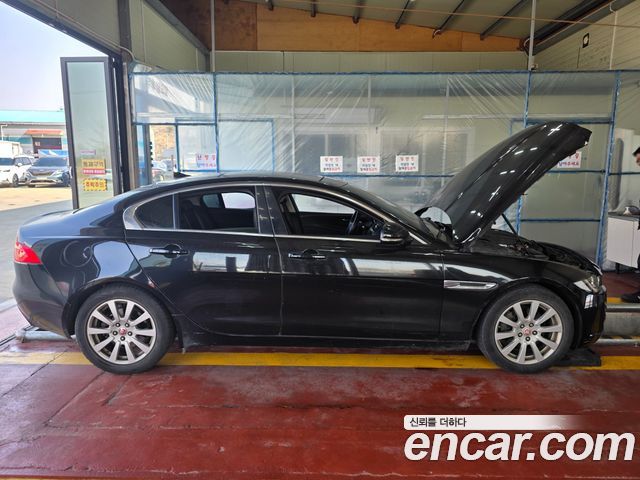 Jaguar XE 20d Prestige 2016 — фото 8