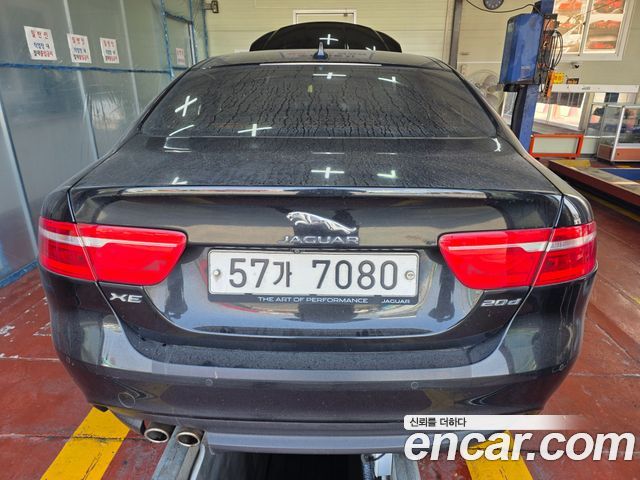 Jaguar XE 20d Prestige 2016 — фото 16