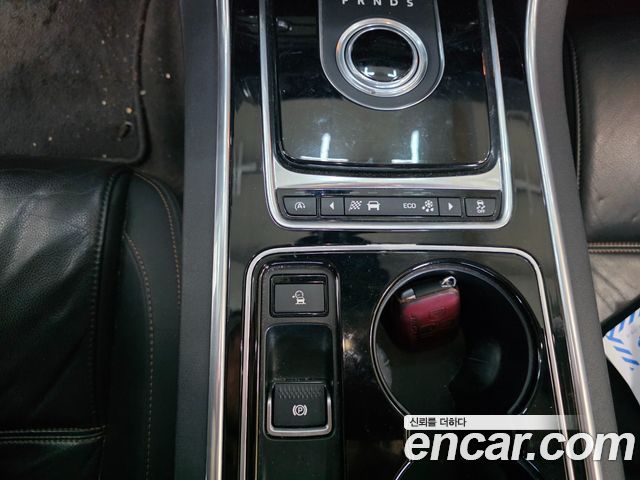 Jaguar XE 20d Prestige 2016 — фото 20