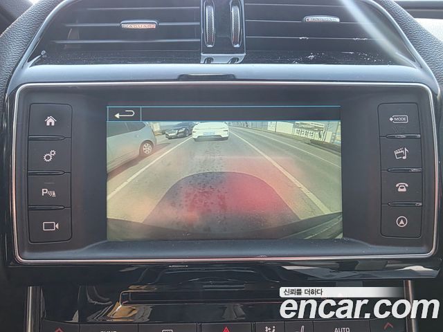 Jaguar XE 20d Prestige 2016 — фото 23