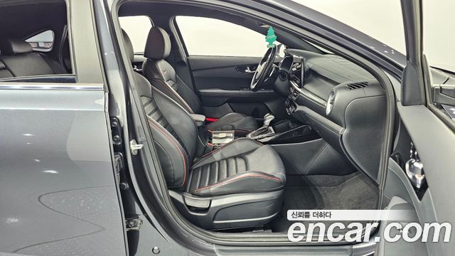 Kia K3 (II) 1.6 Turbo GT 5Door Signature 2022 — фото 10