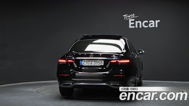 Mercedes-Benz E-Class (W213) E350 4MATIC AMG Line 2022 — фото 4