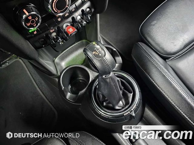 MINI Cooper D 5Door Standard 3rd 2015 — фото 9
