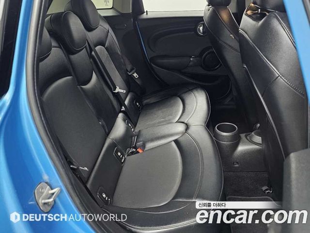 MINI Cooper D 5Door Standard 3rd 2015 — фото 16