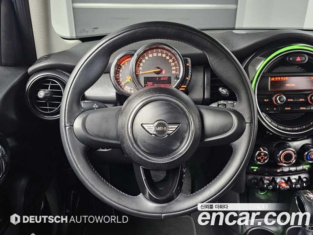 MINI Cooper D 5Door Standard 3rd 2015 — фото 17