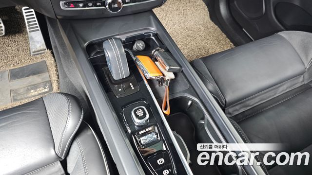 Volvo XC60 (II) T8 R-Design 2021 — фото 9