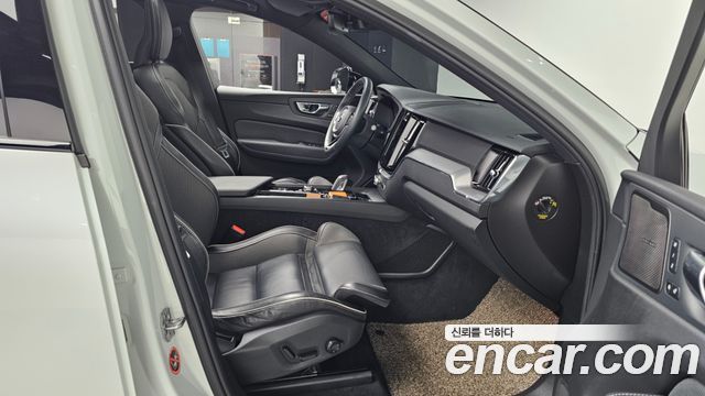 Volvo XC60 (II) T8 R-Design 2021 — фото 15