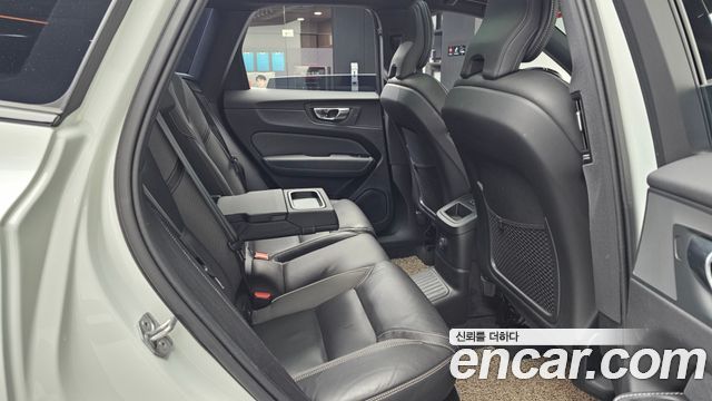 Volvo XC60 (II) T8 R-Design 2021 — фото 16