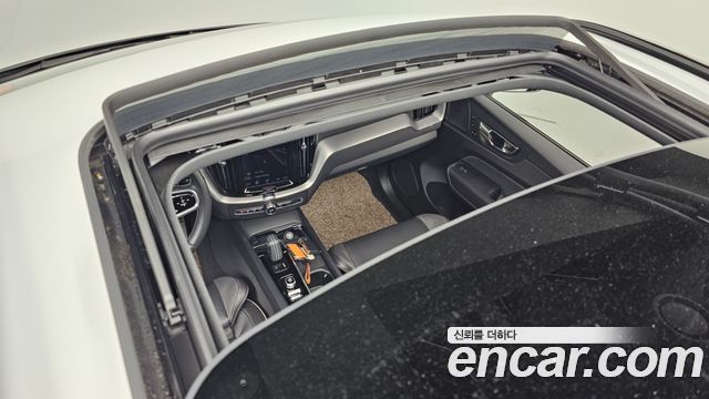 Volvo XC60 (II) T8 R-Design 2021 — фото 23