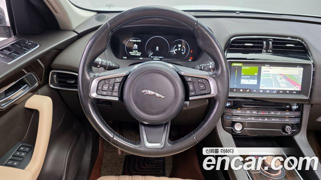 Jaguar F-PACE 20d Portfolio 2018 — фото 13