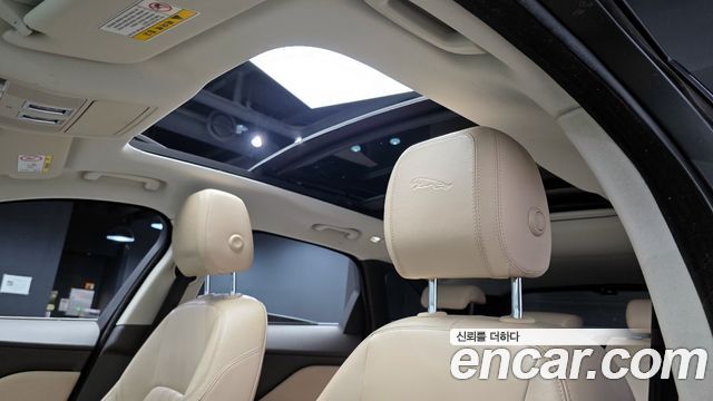 Jaguar F-PACE 20d Portfolio 2018 — фото 16