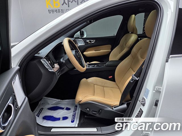 Volvo XC60 (II) T8 Inscription 2021 — фото 16