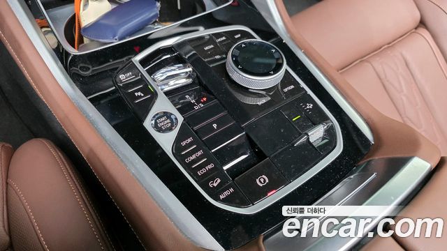 BMW X6 (G06) xDrive40i M Sport 2025 — фото 9
