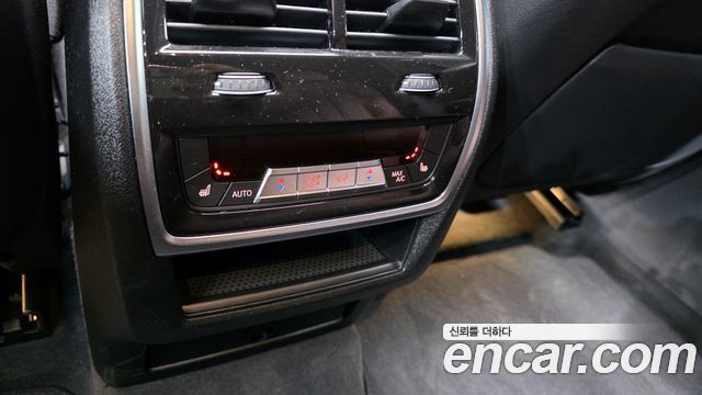BMW X6 (G06) xDrive40i M Sport 2025 — фото 17