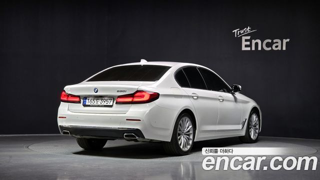 BMW 5 Series (G30) 530i Luxury 2023 — фото 2