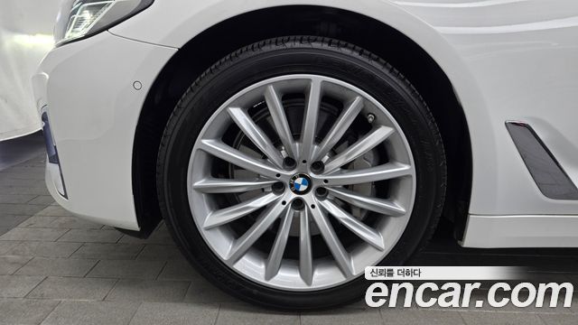 BMW 5 Series (G30) 530i Luxury 2023 — фото 5