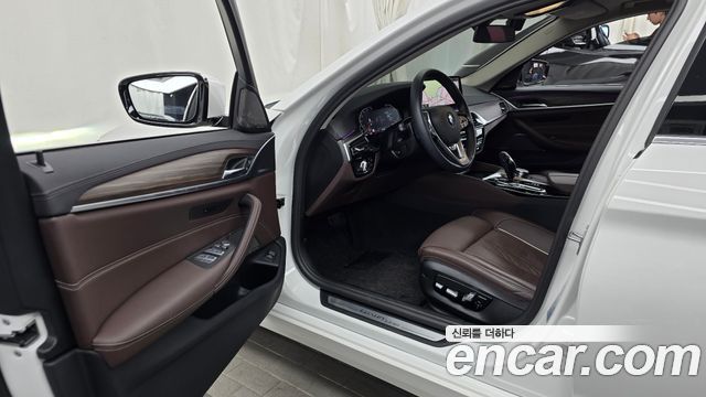 BMW 5 Series (G30) 530i Luxury 2023 — фото 10