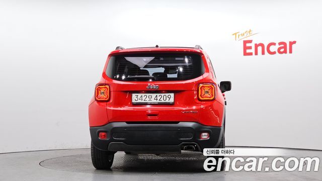 Jeep Renegade 2.4 Limited 2021 — фото 4