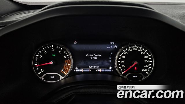 Jeep Renegade 2.4 Limited 2021 — фото 8