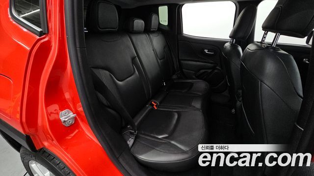 Jeep Renegade 2.4 Limited 2021 — фото 13