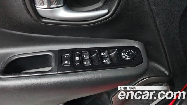 Jeep Renegade 2.4 Limited 2021 — фото 18