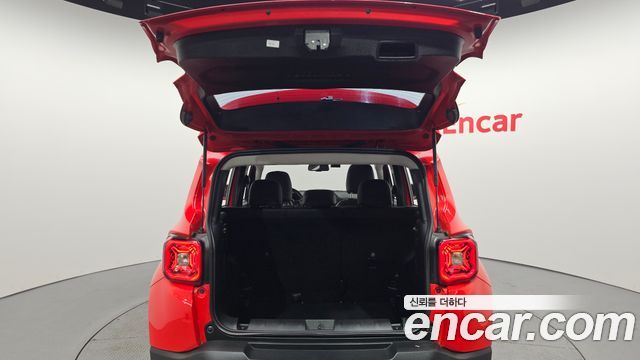 Jeep Renegade 2.4 Limited 2021 — фото 20
