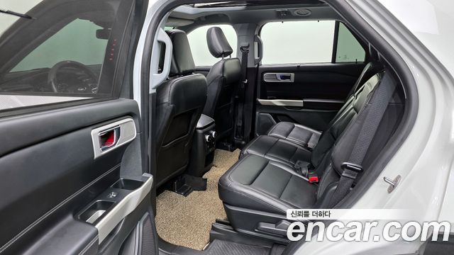 Ford Explorer (VI) 2.3 LimIted 4WD 2021 — фото 12