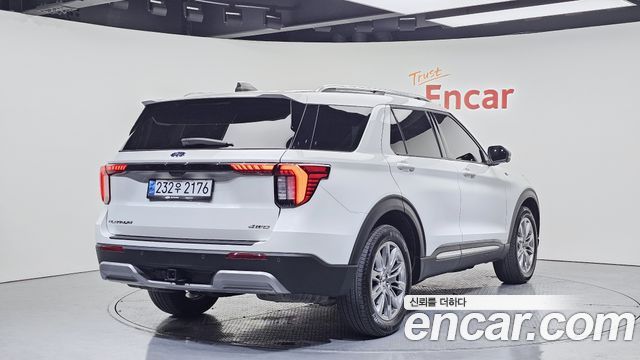 Ford Explorer (VI) 2.3 Platinum 4WD 2025 — фото 2