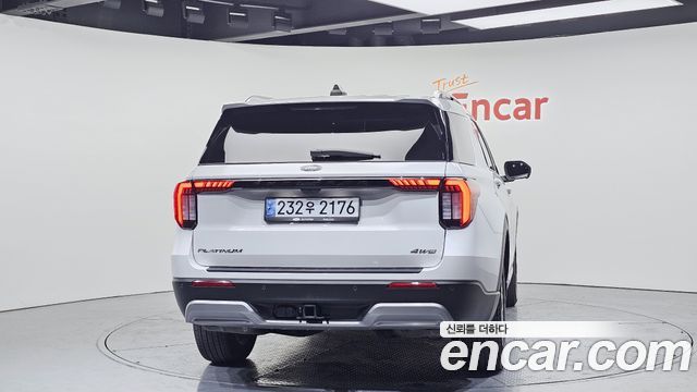 Ford Explorer (VI) 2.3 Platinum 4WD 2025 — фото 4