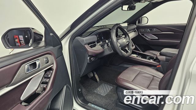 Ford Explorer (VI) 2.3 Platinum 4WD 2025 — фото 10