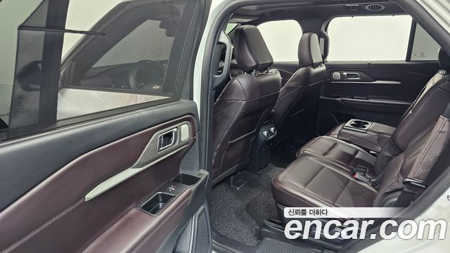 Ford Explorer (VI) 2.3 Platinum 4WD 2025 — фото 11