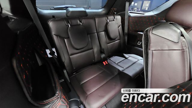 Ford Explorer (VI) 2.3 Platinum 4WD 2025 — фото 12