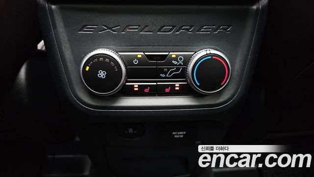 Ford Explorer (VI) 2.3 Platinum 4WD 2025 — фото 18