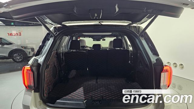 Ford Explorer (VI) 2.3 Platinum 4WD 2025 — фото 20