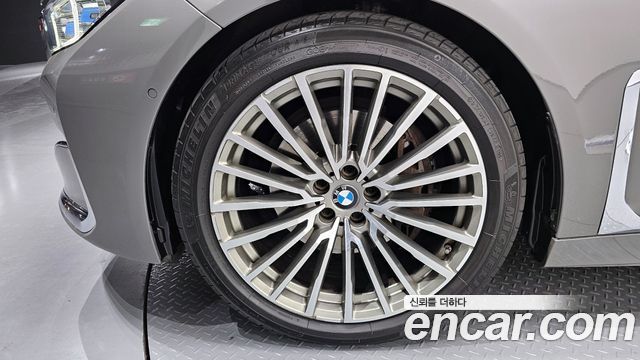 BMW 7 Series (G11) 740i Design Pure Excellence 2021 — фото 5