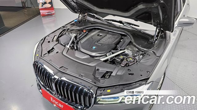 BMW 7 Series (G11) 740i Design Pure Excellence 2021 — фото 6