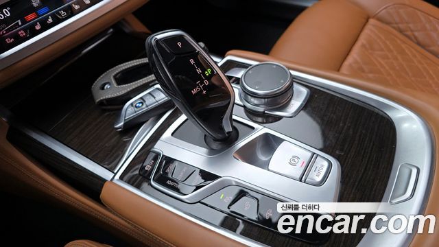 BMW 7 Series (G11) 740i Design Pure Excellence 2021 — фото 9