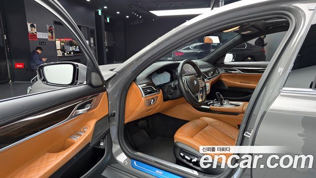 BMW 7 Series (G11) 740i Design Pure Excellence 2021 — фото 10