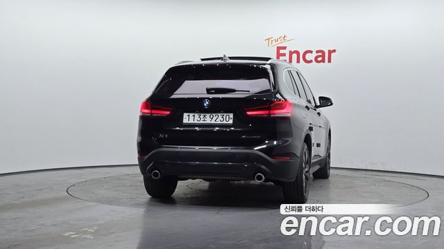 BMW X1 (F48) xDrive 20i Advantage 2020 — фото 4