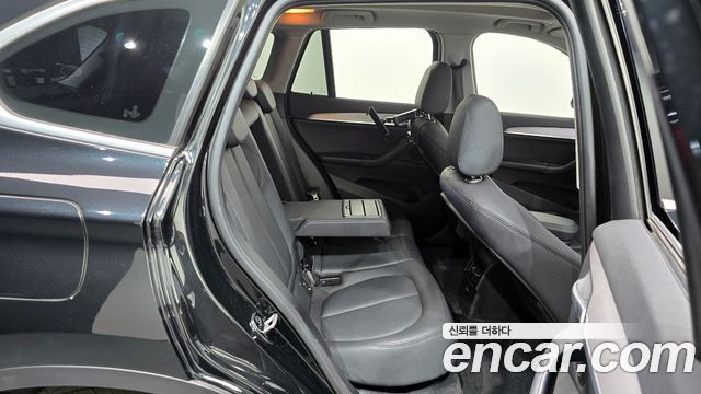 BMW X1 (F48) xDrive 20i Advantage 2020 — фото 12