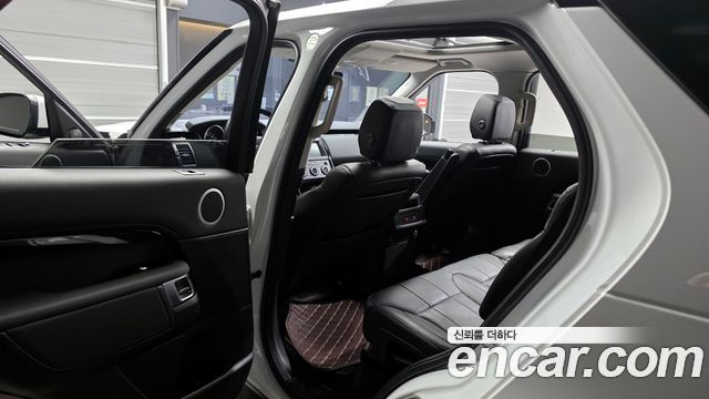 Land Rover Discovery 5 3.0 SD6 SE 2019 — фото 11