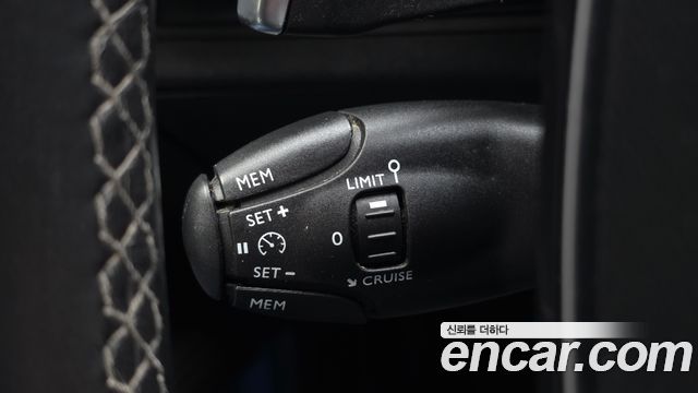 Peugeot 5008 (II) 1.6 BlueHDi Allure 2018 — фото 19