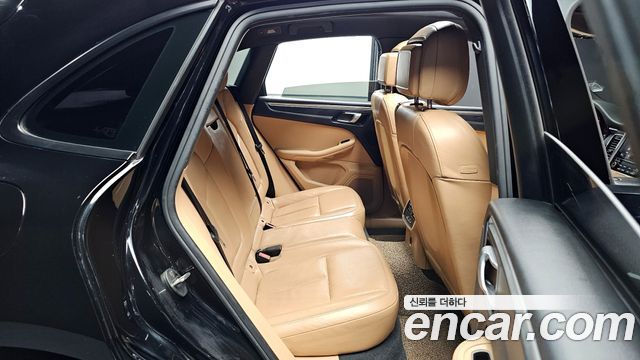 Porsche Macan 2.0 95B 2017 — фото 11