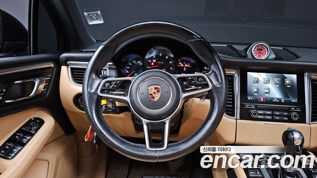 Porsche Macan 2.0 95B 2017 — фото 13