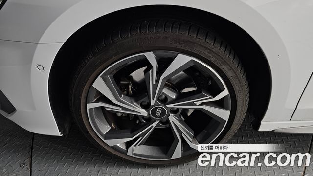 Audi A3 (8Y) 40 TFSI Premium 2023 — фото 5