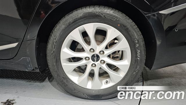 Kia K8 2.5 Gasoline 2WD Noblesse 2022 — фото 5